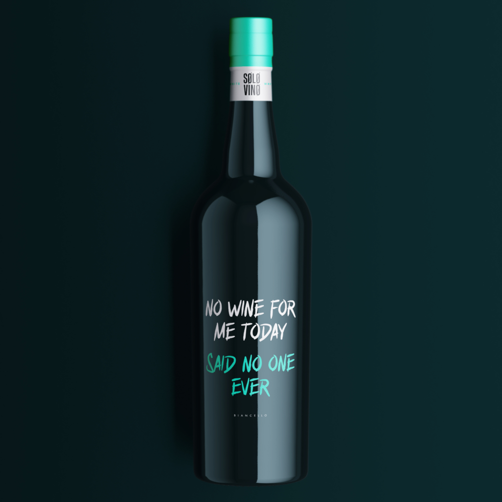 Wine Bottle Mockups 2 - Grafikdesigner Wien